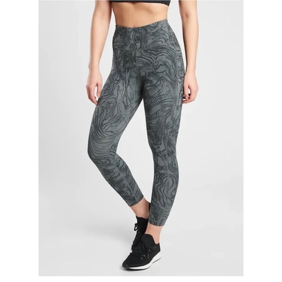 Athleta Pants - Athleta Ultimate Stash Pocket Printed 7/8 Tight Fluidity Black